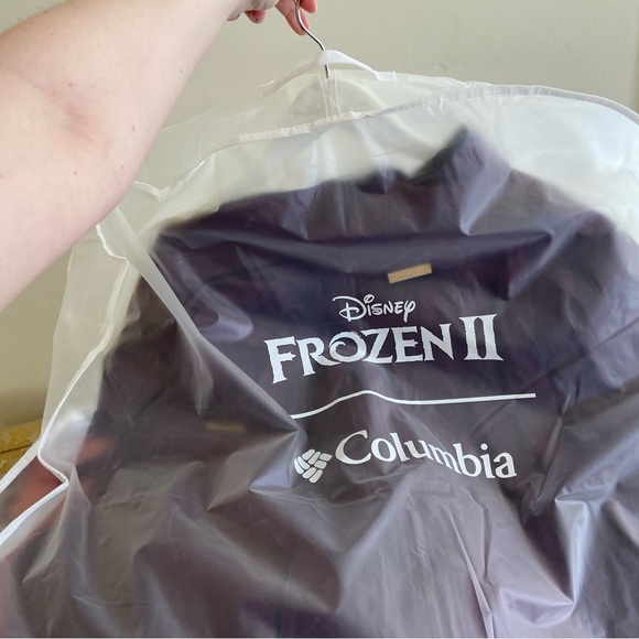 Columbia Disney Frozen 2 Princess Anna Inspired Cape - Picture 7 of 7